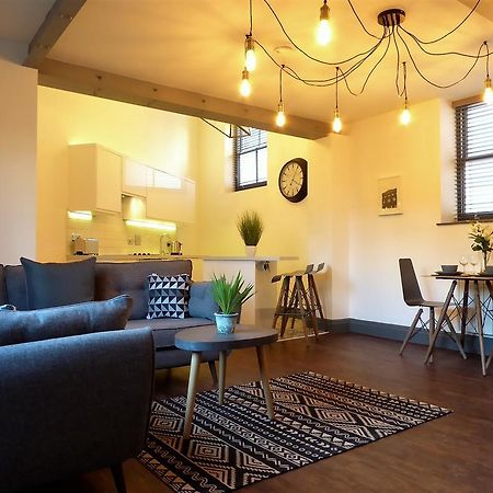 Stables At The Coach House Apartments 리즈 외부 사진